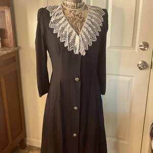 Vintage Classic 1940-50 Black FAILLE Fit Flare Dress Crochet White Collar 8